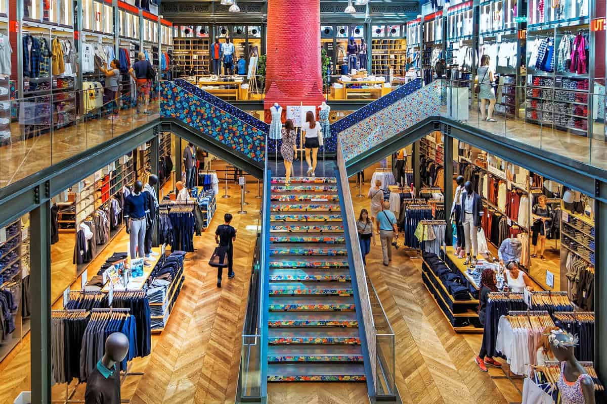 How to build winning stores in a digital world