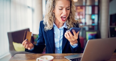 Angry Phone Call: 10 Customer Service and De-escalation Techniques to Handle an Angry Caller