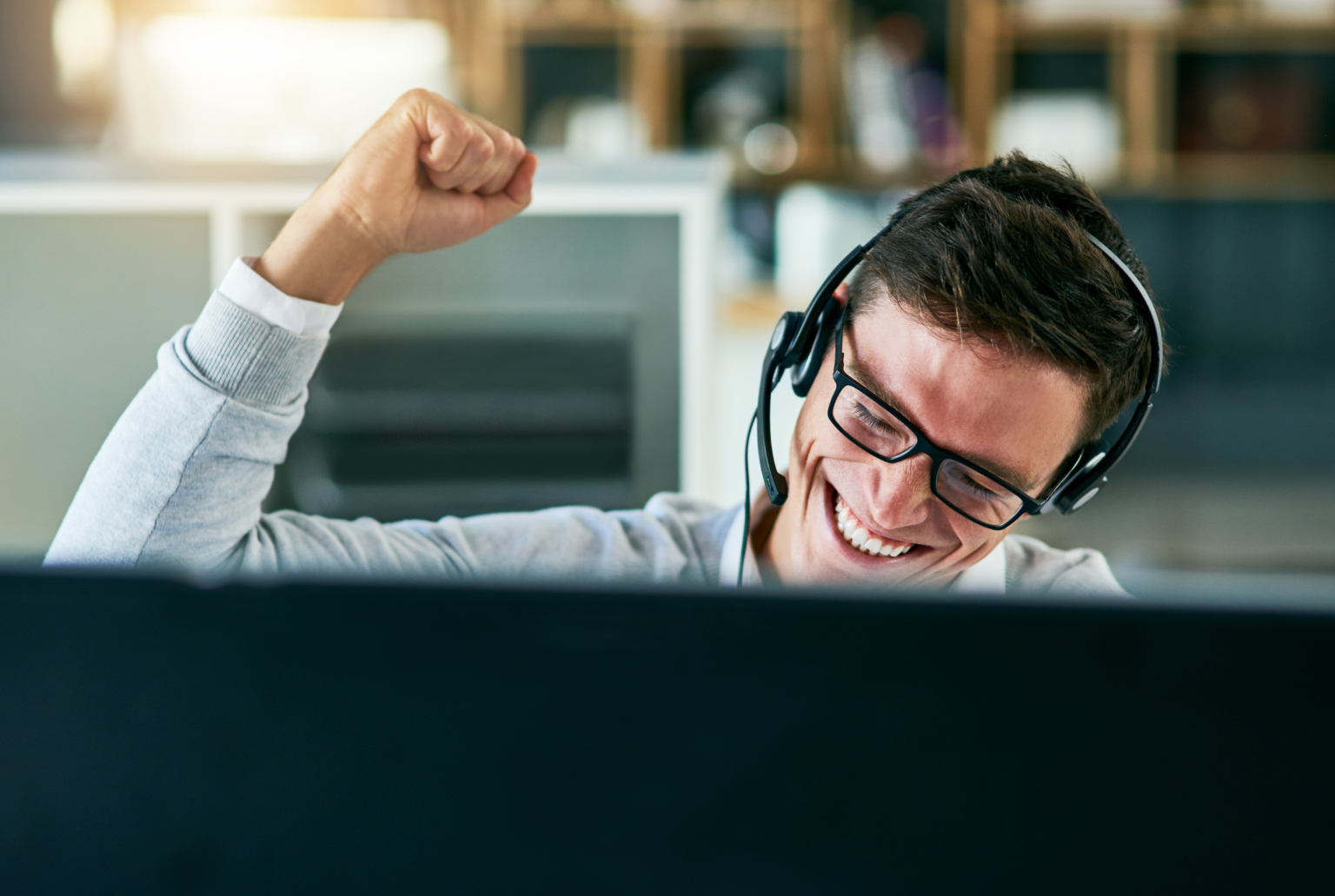 What is Proactive Customer Service? Definition, Benefits & Examples ...