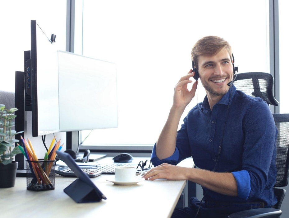 smiling contact center agent