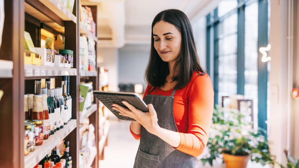 Retail chatbot guide: How to scale high-volume customer support